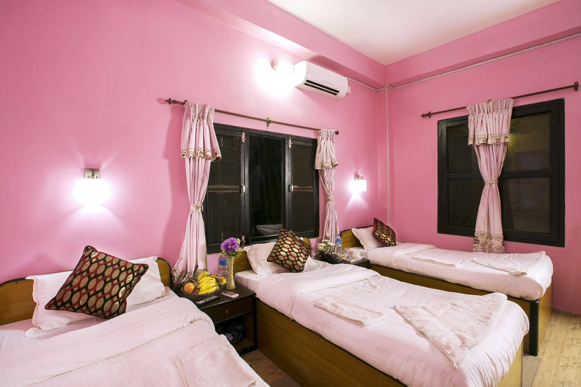 Sauraha Nana Hotel Экстерьер фото
