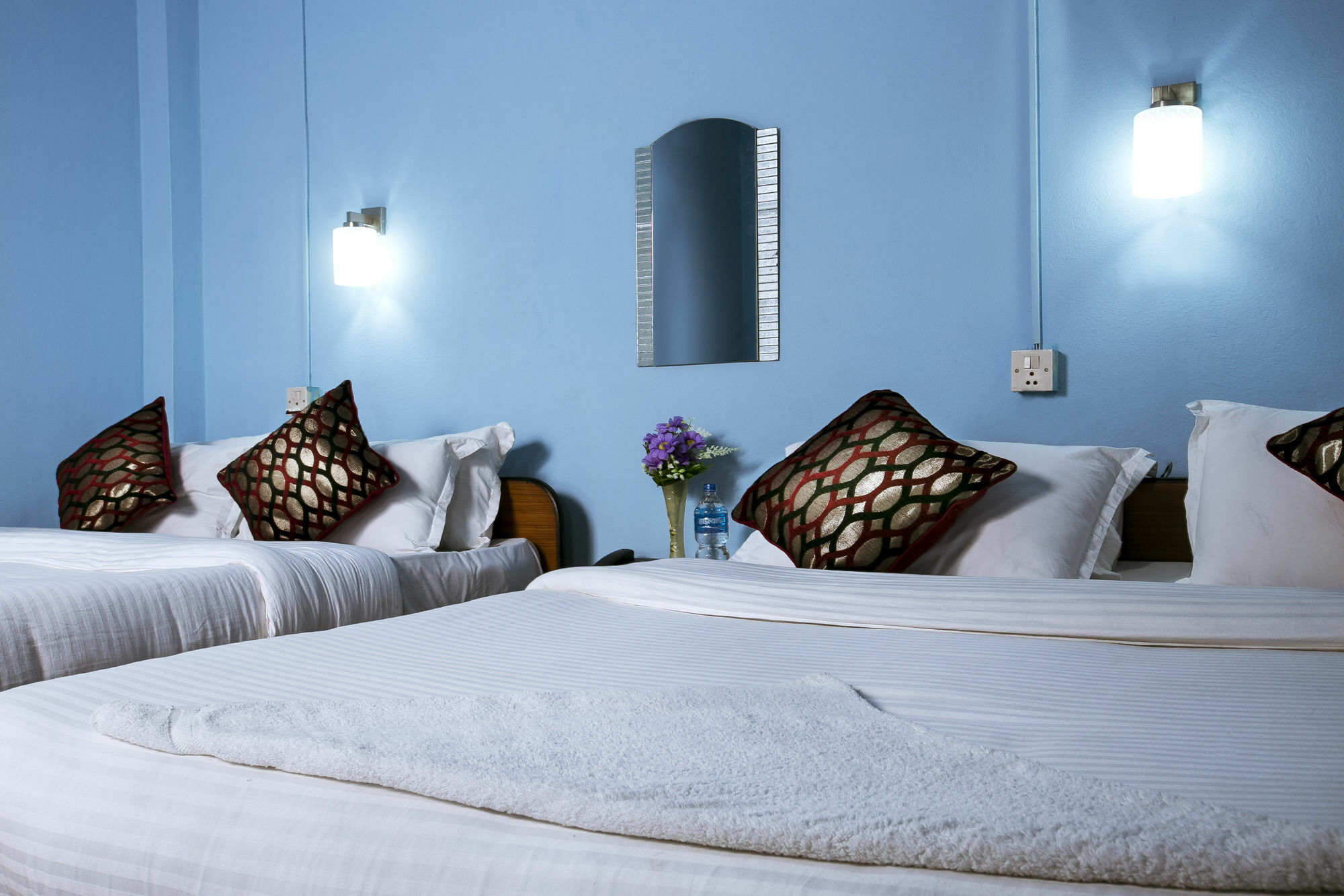 Sauraha Nana Hotel Экстерьер фото